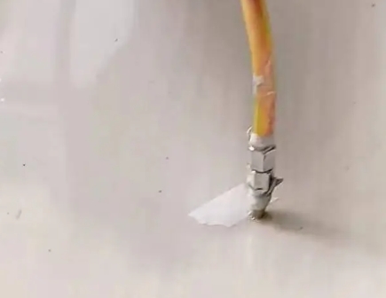 河间瓷砖空鼓维修公司专业解答在瓷砖铺贴过程中，如果使用的砂料过粗（如全部使用了粗砂），可能会导致以下问题